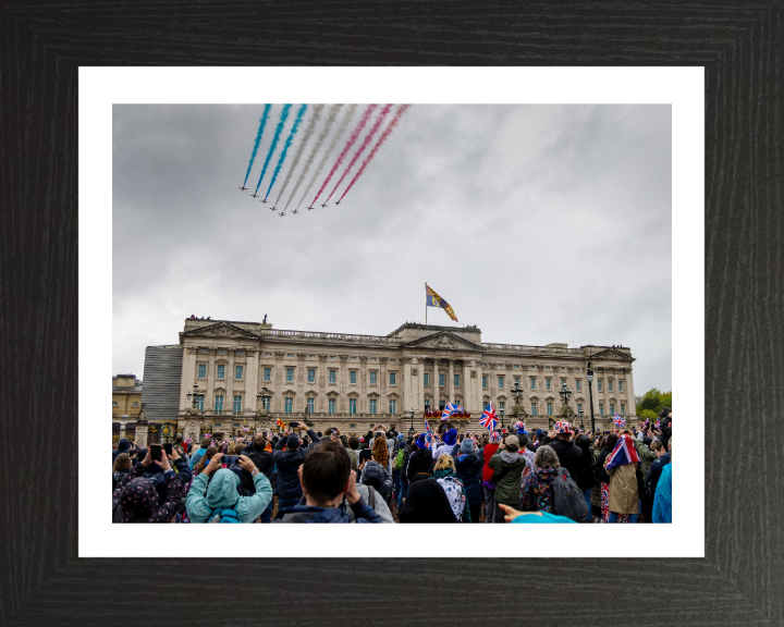 RAF Red Arrows Buckingham Palace flyover Photo Print - Royal Air Force Aircraft Hampshire Prints 10 x 8 Black Frame Yes