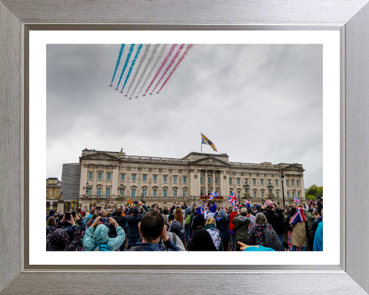 RAF Red Arrows Buckingham Palace flyover Photo Print - Royal Air Force Aircraft Hampshire Prints 10 x 8 Silver Frame Yes