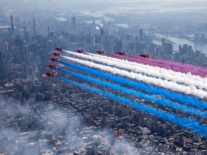 RAF Red Arrows over New York USA Photo Print - Royal Air Force Aircraft Hampshire Prints 6 x 4 No Frame No