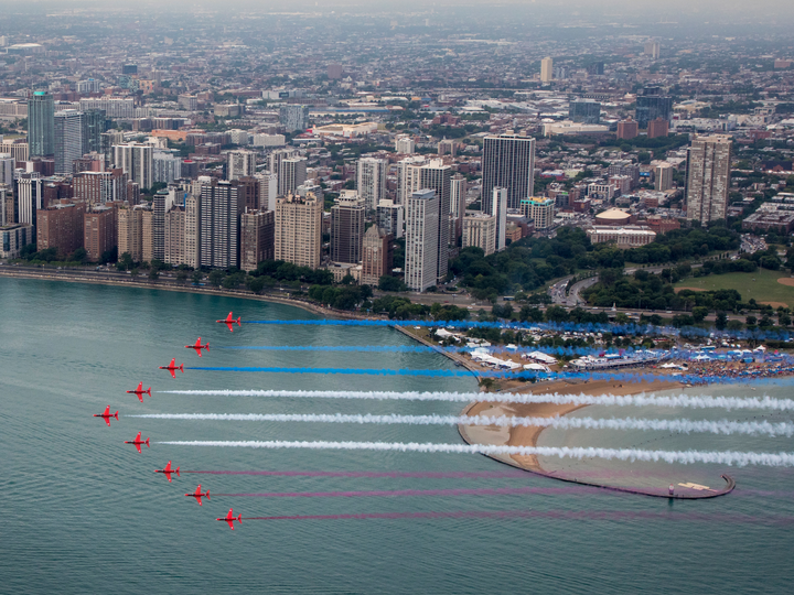 RAF Red Arrows over Chicago USA Photo Print - Royal Air Force Aircraft Hampshire Prints 6 x 4 No Frame No