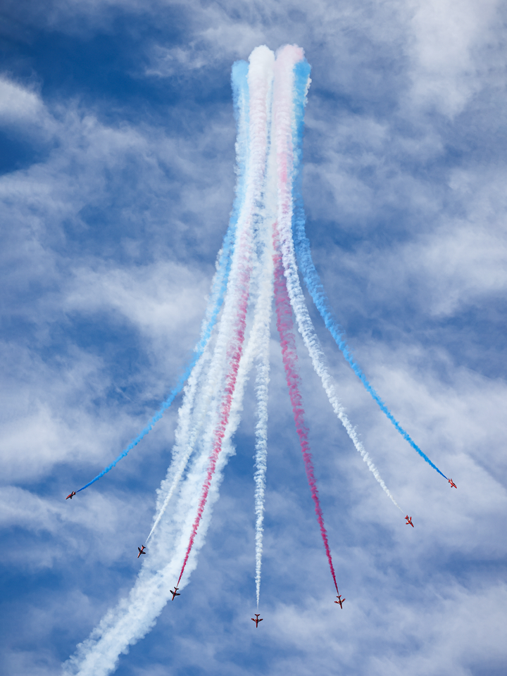 RAF Red Arrows displaying Photo Print - Royal Air Force Aircraft Hampshire Prints 6 x 4 No Frame No
