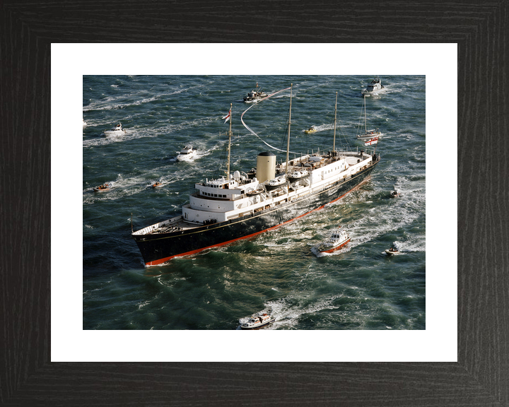 HMY Britannia Royal Yacht December 1997 Photo Print - Posters, Prints, & Visual Artwork - by Hampshire Prints (image 2 of 9)