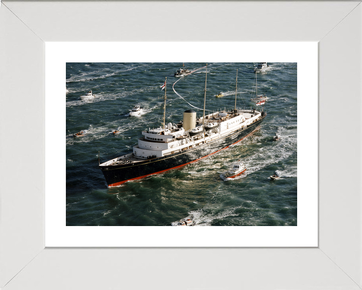 HMY Britannia Royal Yacht December 1997 Photo Print - Posters, Prints, & Visual Artwork - by Hampshire Prints (image 4 of 9)