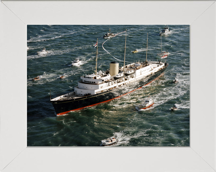 HMY Britannia Royal Yacht December 1997 Photo Print - Posters, Prints, & Visual Artwork - by Hampshire Prints (image 5 of 9)