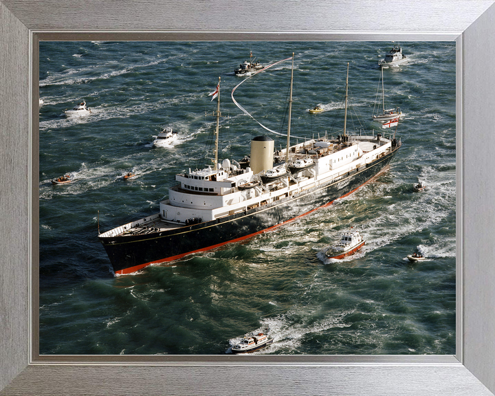 HMY Britannia Royal Yacht December 1997 Photo Print - Posters, Prints, & Visual Artwork - by Hampshire Prints (image 7 of 9)