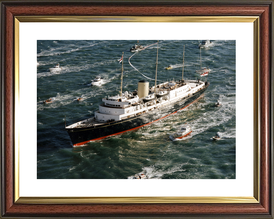 HMY Britannia Royal Yacht December 1997 Photo Print - Posters, Prints, & Visual Artwork - by Hampshire Prints (image 8 of 9)