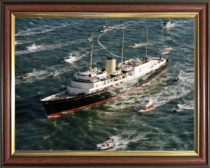 HMY Britannia Royal Yacht December 1997 Photo Print - Posters, Prints, & Visual Artwork - by Hampshire Prints (image 9 of 9)