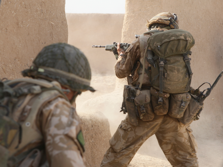 British Army 3 PARA Returns Fire Oqab Tsuka August 2008