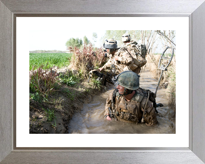 British Army 1 RIFLES Wading Ditch Op Tor Tapus March 2009