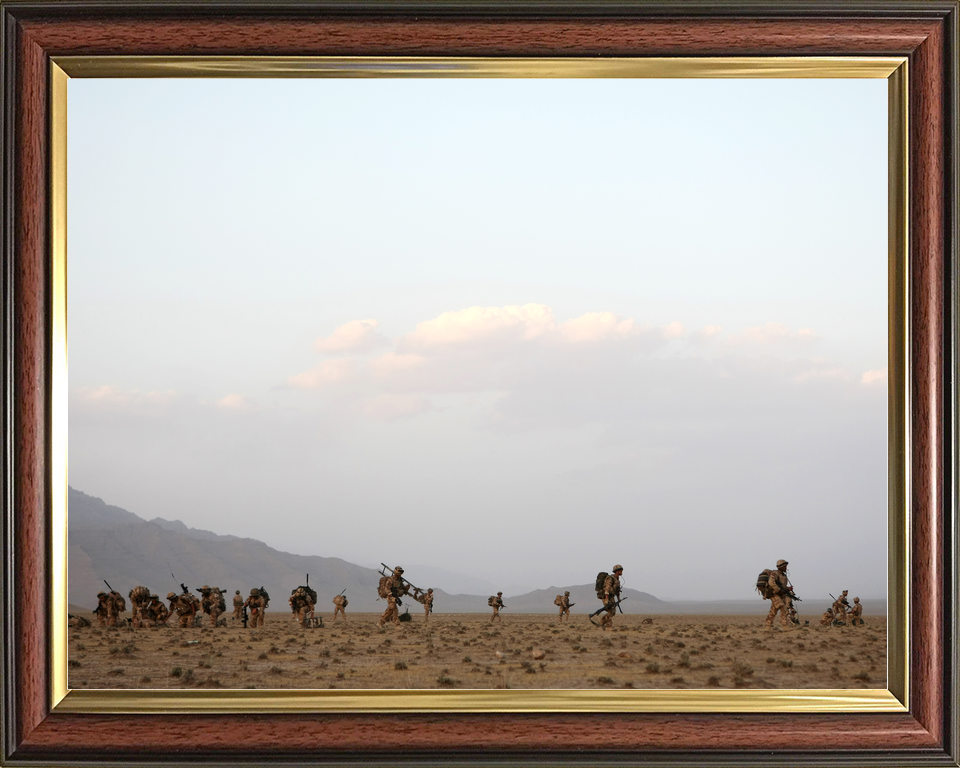 British Army 3 SCOTS Fan Out After Landing Sangin May 2009