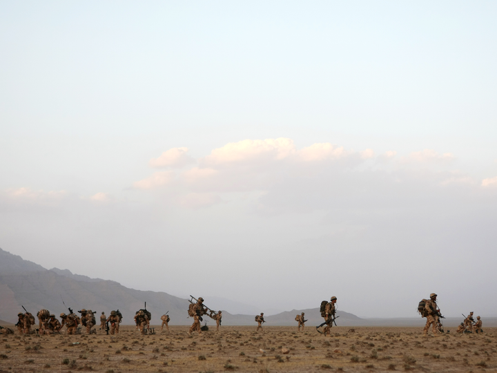 British Army 3 SCOTS Fan Out After Landing Sangin May 2009