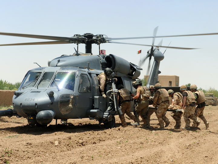 British Army 1 Welsh Guards Casualty to Black Hawk June 2009