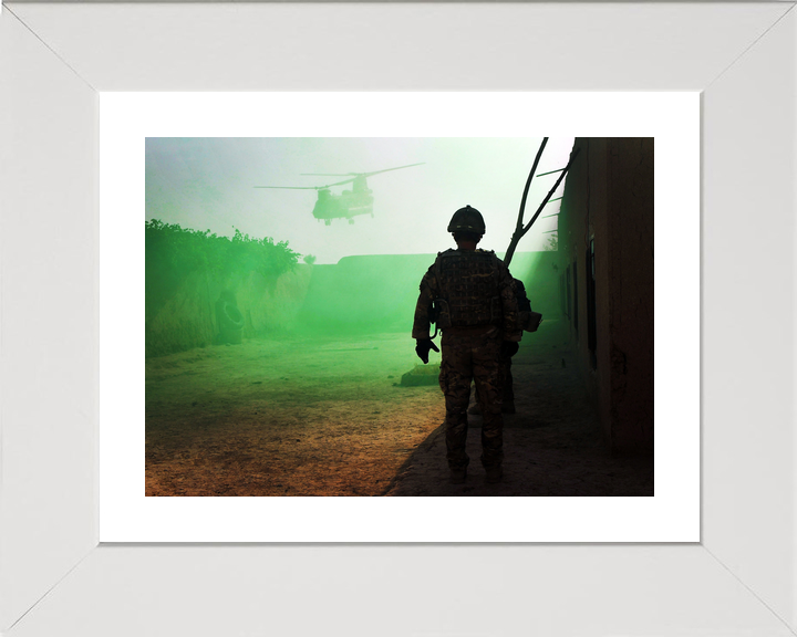 British Army 1 RIFLES Green Smoke Chinook Omid Haft 2011