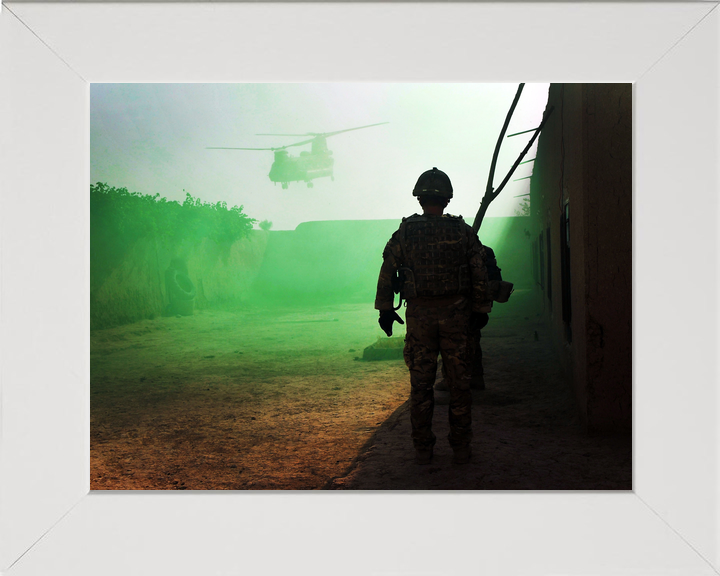 British Army 1 RIFLES Green Smoke Chinook Omid Haft 2011