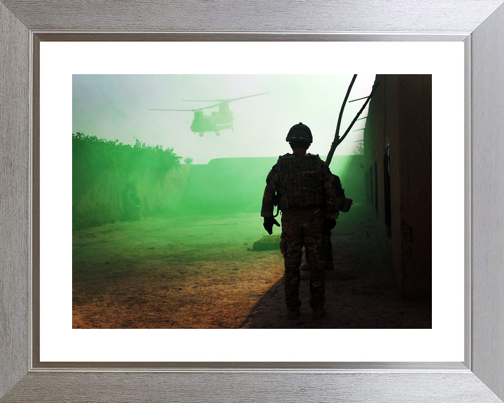 British Army 1 RIFLES Green Smoke Chinook Omid Haft 2011