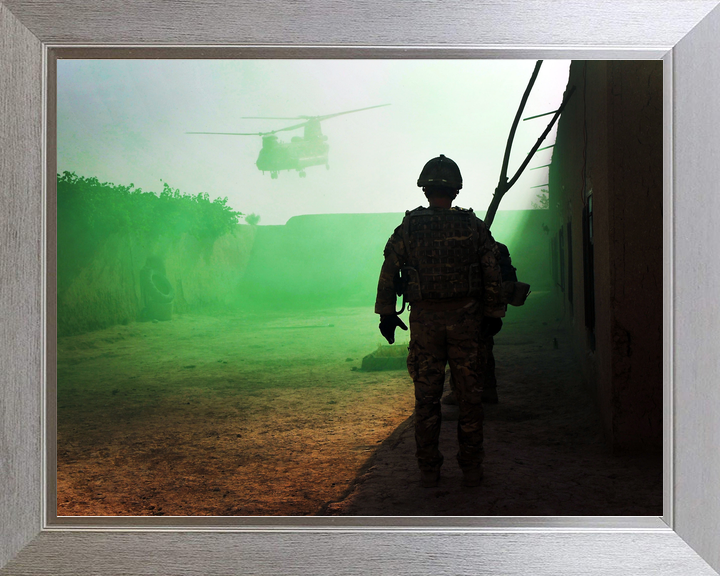 British Army 1 RIFLES Green Smoke Chinook Omid Haft 2011