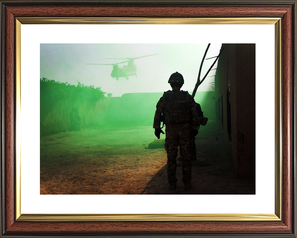 British Army 1 RIFLES Green Smoke Chinook Omid Haft 2011