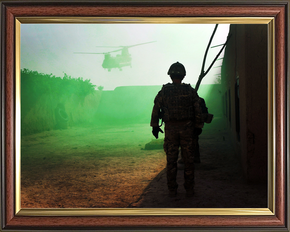 British Army 1 RIFLES Green Smoke Chinook Omid Haft 2011