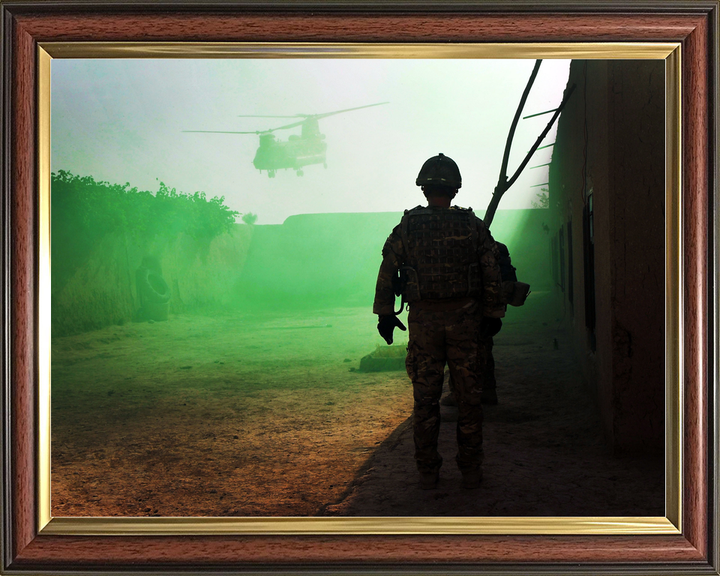 British Army 1 RIFLES Green Smoke Chinook Omid Haft 2011