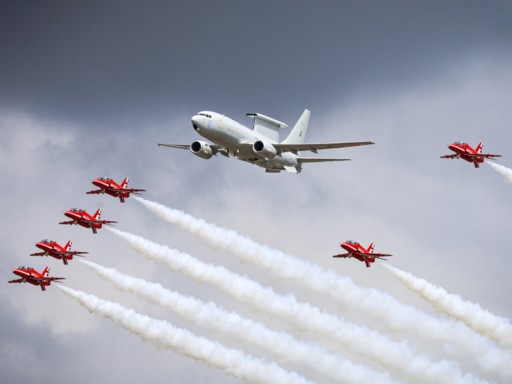 RAF E-7 Wedgetail AEW Mk1 and Red Arrows Photo Print Aerobatic Display Wall Art Aviation Decor Posters, Prints, & Visual Artwork Hampshire Prints 6 x 4 No Frame No