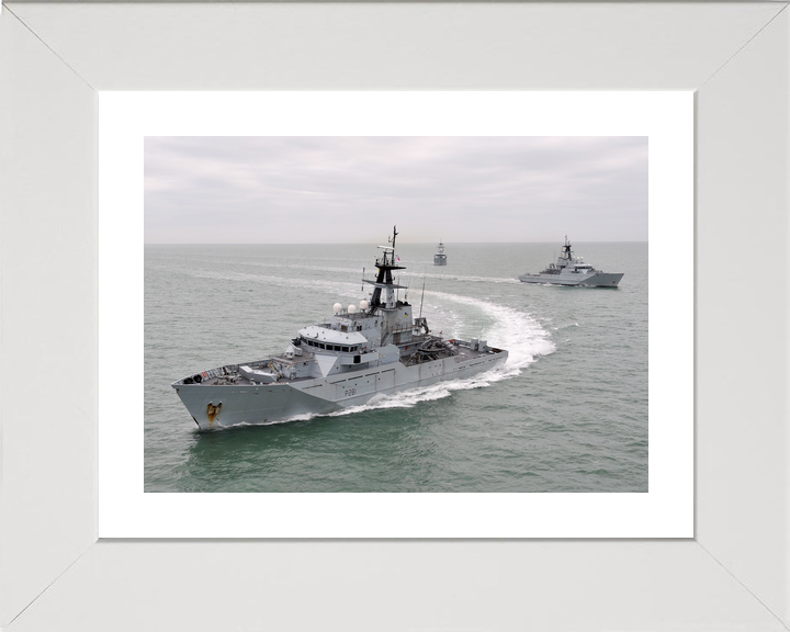 HMS Tyne P281 River Class Patrol Vessel February 2012 Hard Turn Photo Print - Posters, Prints, & Visual Artwork - by Hampshire Prints (image 4 of 9)