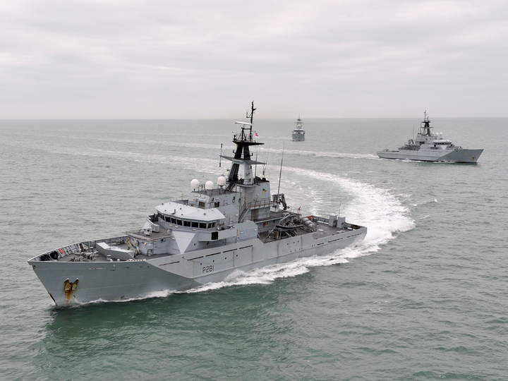 HMS Tyne P281 River Class Patrol Vessel February 2012 Hard Turn Photo Print - Posters, Prints, & Visual Artwork - by Hampshire Prints (image 1 of 9)