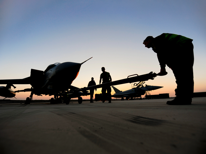 RAF Tornado GR4 Being Prepared for a Sortie Photo Print Royal Air Force Aircraft Wall Art Aviation Decor Posters, Prints, & Visual Artwork Hampshire Prints 6 x 4 No Frame No