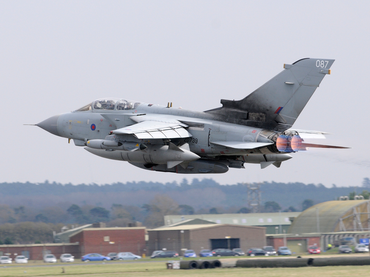 RAF Tornado GR4 Leaves RAF Marham 2011 Photo Print Royal Air Force Aircraft Wall Art Aviation Decor Posters, Prints, & Visual Artwork Hampshire Prints 6 x 4 No Frame No