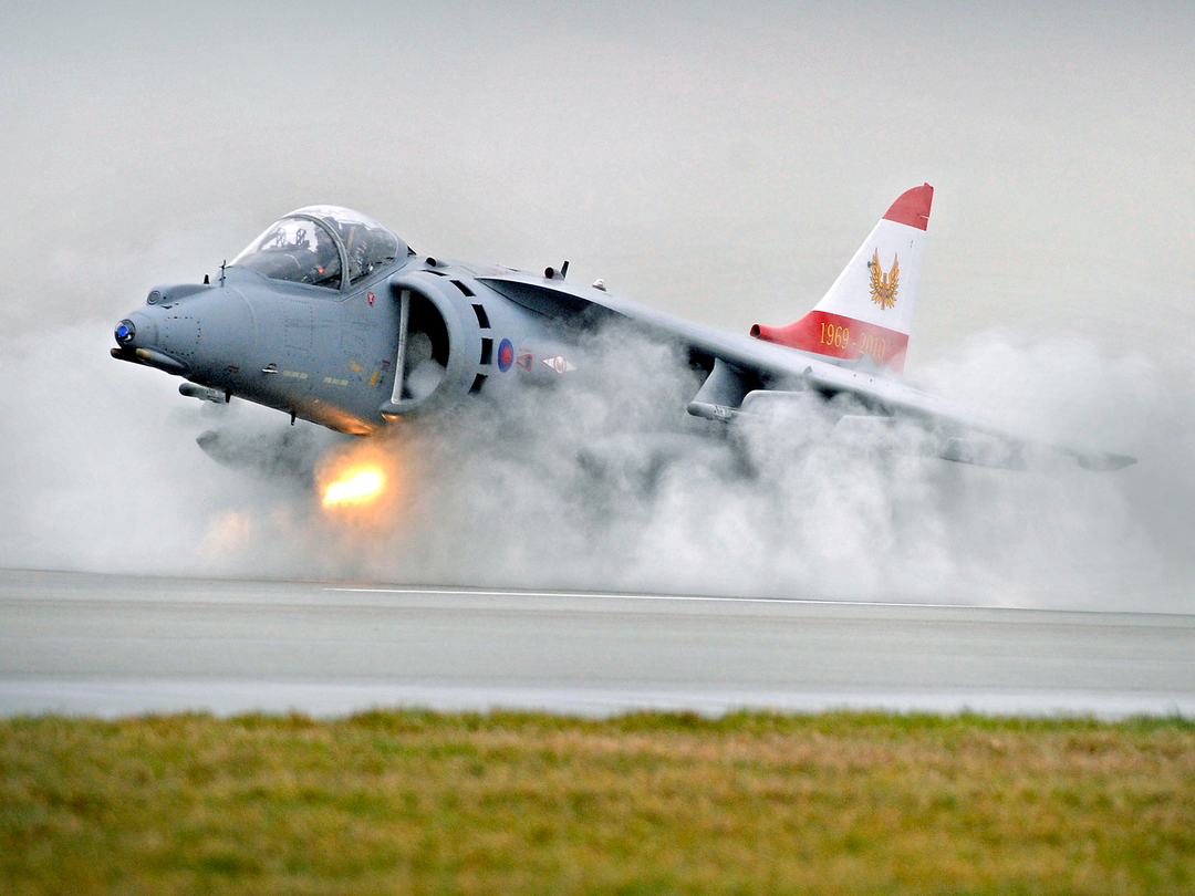 RAF Harrier GR9 Jet lands in the Rain Royal Air Force Aircraft Photo Print Wall Art Aviation Decor UK Posters, Prints, & Visual Artwork Hampshire Prints 6 x 4 No Frame No