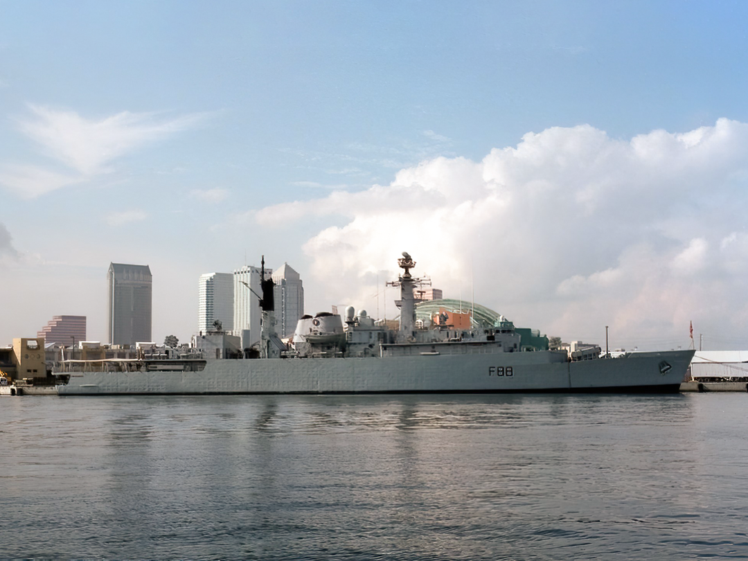 HMS Broadsword (F88) Royal Navy Type 22 Frigate Alongside Photo Print Wall Art Decor Posters, Prints, & Visual Artwork Hampshire Prints 6 x 4 No Frame No