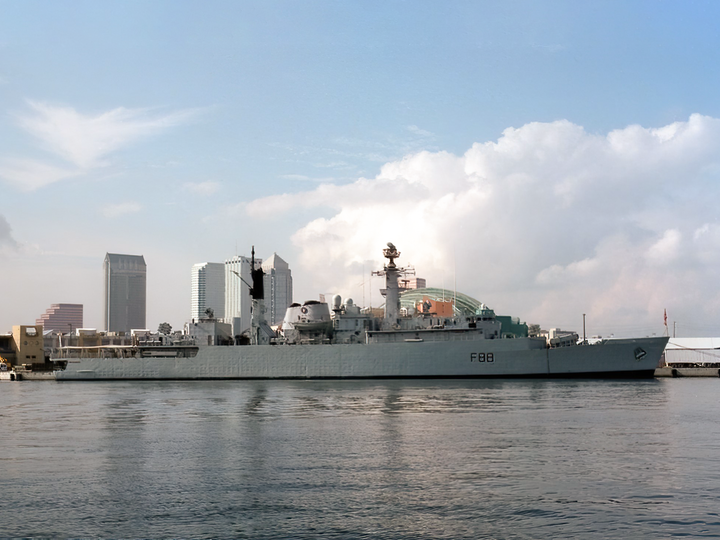 HMS Broadsword (F88) Royal Navy Type 22 Frigate Alongside Photo Print Wall Art Decor Posters, Prints, & Visual Artwork Hampshire Prints 6 x 4 No Frame No