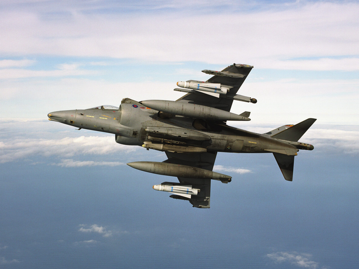 RAF Harrier Jet Banking 2002 Photo Print - Royal Air Force Aircraft Posters, Prints, & Visual Artwork Hampshire Prints 6 x 4 No Frame No