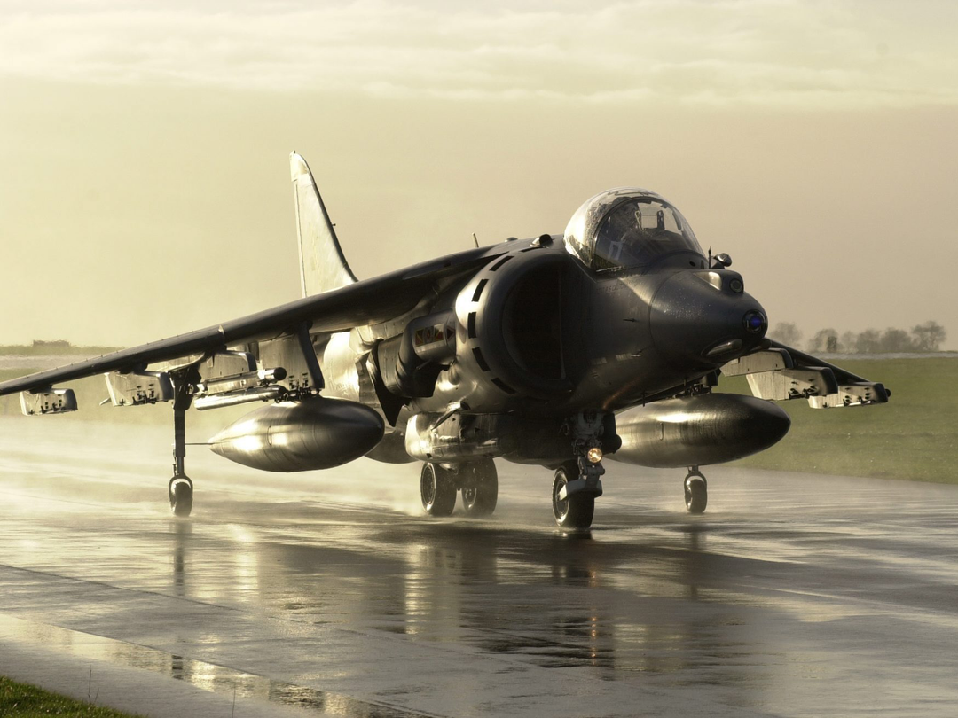 RAF Harrier Jet Lands on a Wet Runway 2002 Royal Air Force Aircraft Photo Print Wall Art Aviation Decor UK Posters, Prints, & Visual Artwork Hampshire Prints 6 x 4 No Frame No