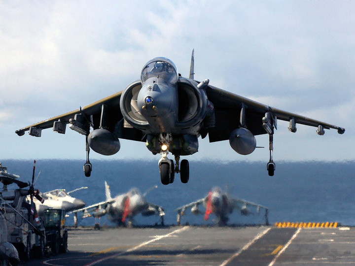 RAF Harrier GR7 Flightdeck Landing Photo Print Royal Air Force Aircraft Wall Art Aviation Decor Posters, Prints, & Visual Artwork Hampshire Prints 6 x 4 No Frame No