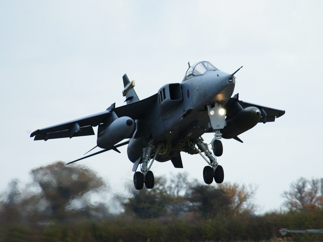 RAF Jaguar Taking Off 2002 Royal Air Force Aircraft Photo Print Wall Art Aviation Decor UK Posters, Prints, & Visual Artwork Hampshire Prints 6 x 4 No Frame No