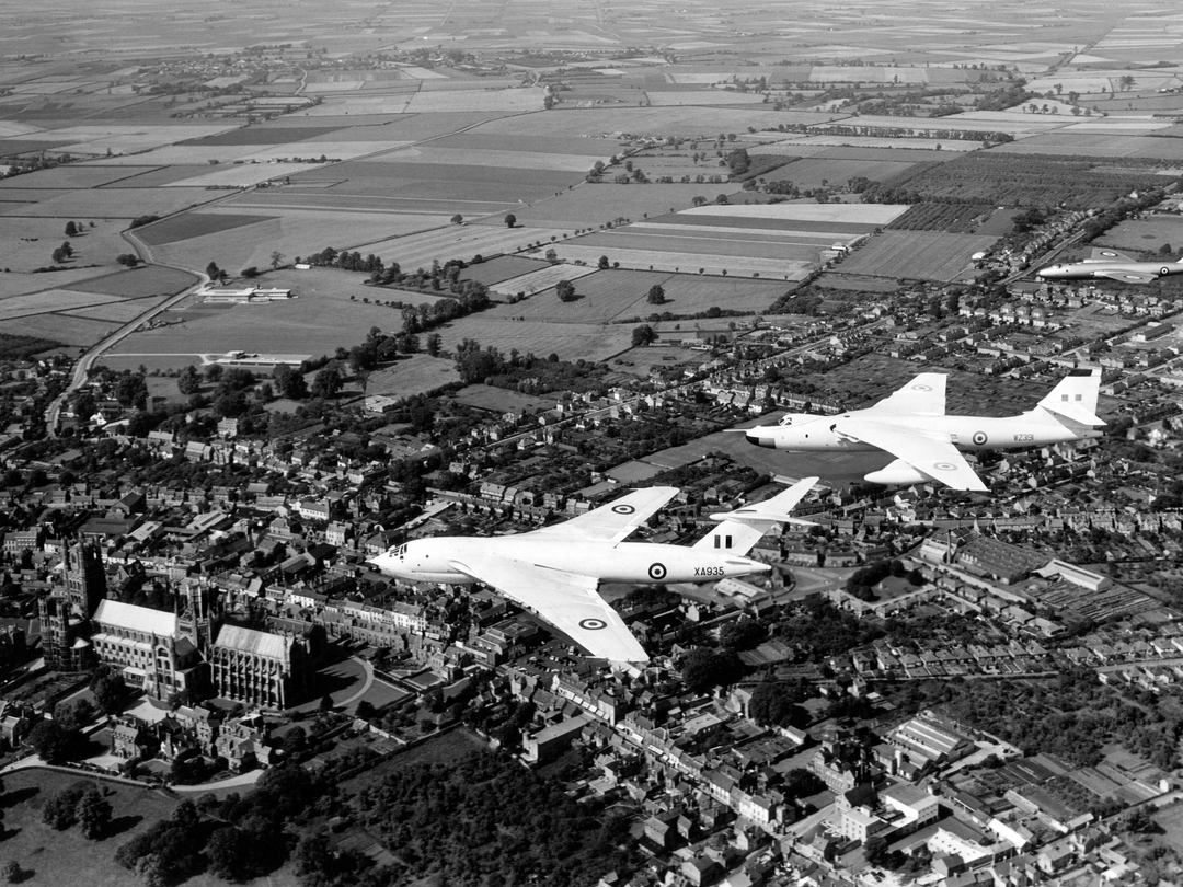 RAF Victor Valliant B and Canberra Over Ely Cathedral Photo Print Royal Air Force Aircraft Wall Art Posters, Prints, & Visual Artwork Hampshire Prints 6 x 4 No Frame No