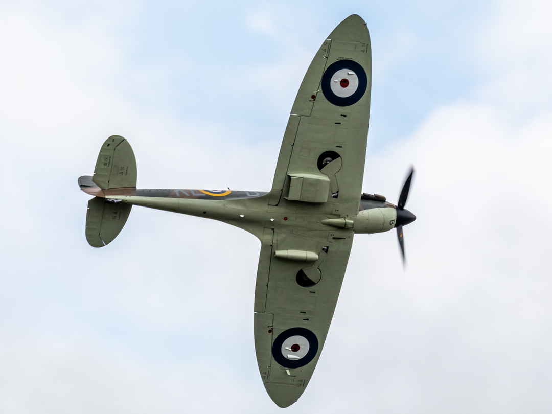 RAF Supermarine Spitfire MK11a in Flight 2020 Royal Air Force Aircraft Photo Print Wall Art Aviation Decor UK Posters, Prints, & Visual Artwork Hampshire Prints 6 x 4 No Frame No