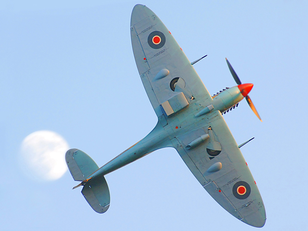 RAF Supermarine Spitfire in Flight June 2006 Royal Air Force Aircraft Photo Print Wall Art Aviation Decor UK Posters, Prints, & Visual Artwork Hampshire Prints 6 x 4 No Frame No