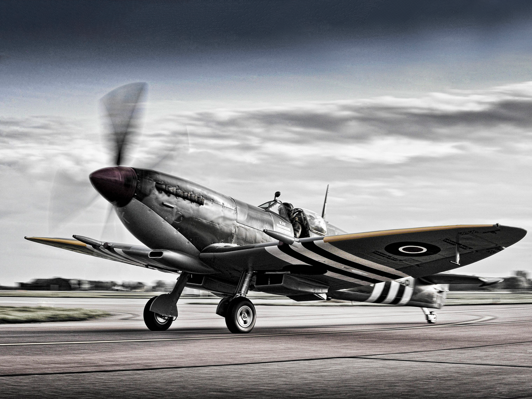 RAF Supermarine Spitfire at RAF Coningsby 2013 Royal Air Force Aircraft Photo Print Wall Art Aviation Decor UK Posters, Prints, & Visual Artwork Hampshire Prints 6 x 4 No Frame No