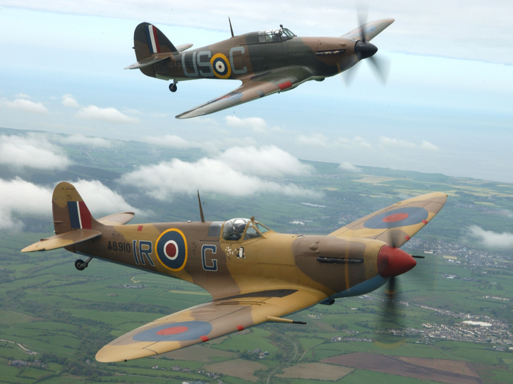 RAF Spitfire And Hurricane Planes flying over Lincolnshire Royal Air Force Aircraft Photo Print Wall Art Aviation Decor UK Posters, Prints, & Visual Artwork Hampshire Prints 6 x 4 No Frame No