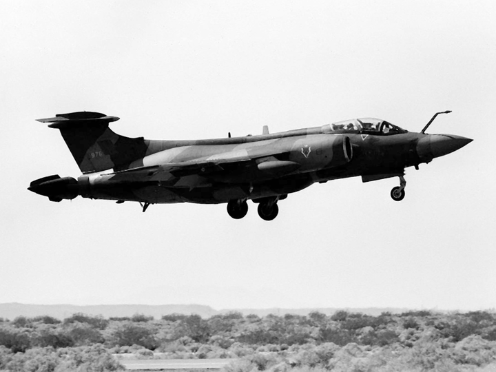 RAF Buccaneer S2B in Flight 1981 Photo Print Royal Air Force Aircraft Wall Art Aviation Decor Posters, Prints, & Visual Artwork Hampshire Prints 6 x 4 No Frame No