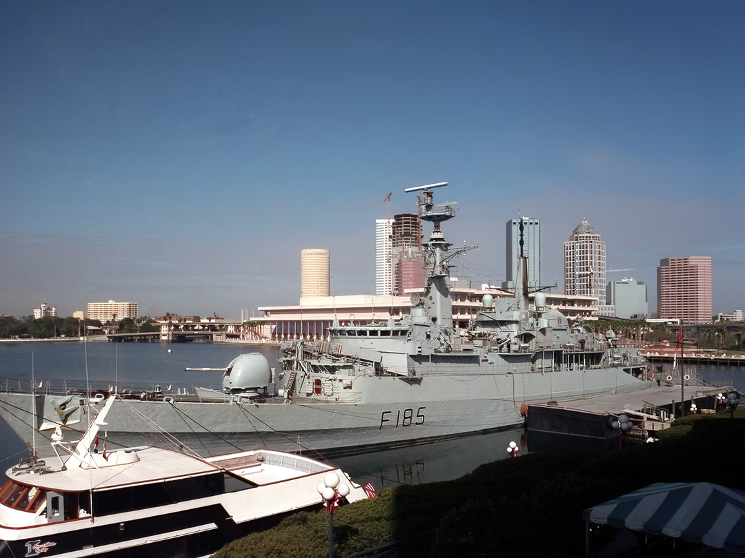 HMS Avenger (F185) Royal Navy Type 21 Frigate Alongside Photo Print Wall Art Decor Posters, Prints, & Visual Artwork Hampshire Prints 6 x 4 No Frame No