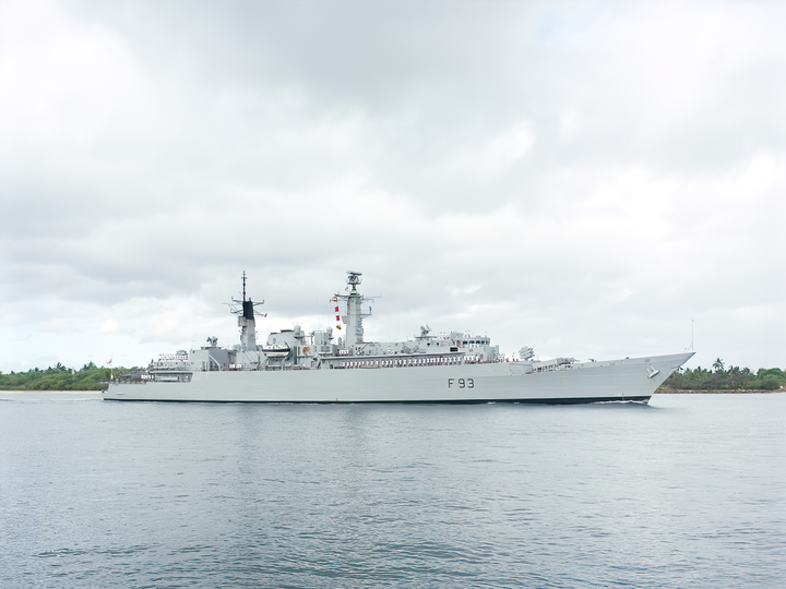 HMS Beaver (F93) Royal Navy Type 22 Frigate Entering Pearl Harbour Photo Print Wall Art Decor Posters, Prints, & Visual Artwork Hampshire Prints 6 x 4 No Frame No