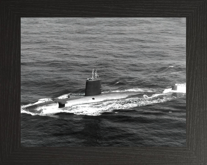 HMS Valiant S102 Valiant Class Submarine 1982 Photo Print - Posters, Prints, & Visual Artwork - by Hampshire Prints (image 3 of 9)