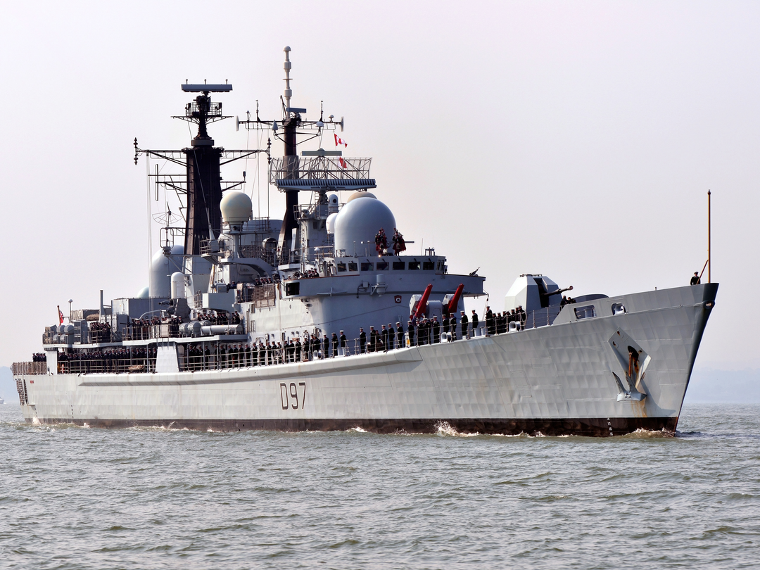 HMS Edinburgh (D97) Royal Navy Type 42 Destroyer Entering Harbour Photo Print Wall Art Decor Posters, Prints, & Visual Artwork Hampshire Prints 6 x 4 No Frame No