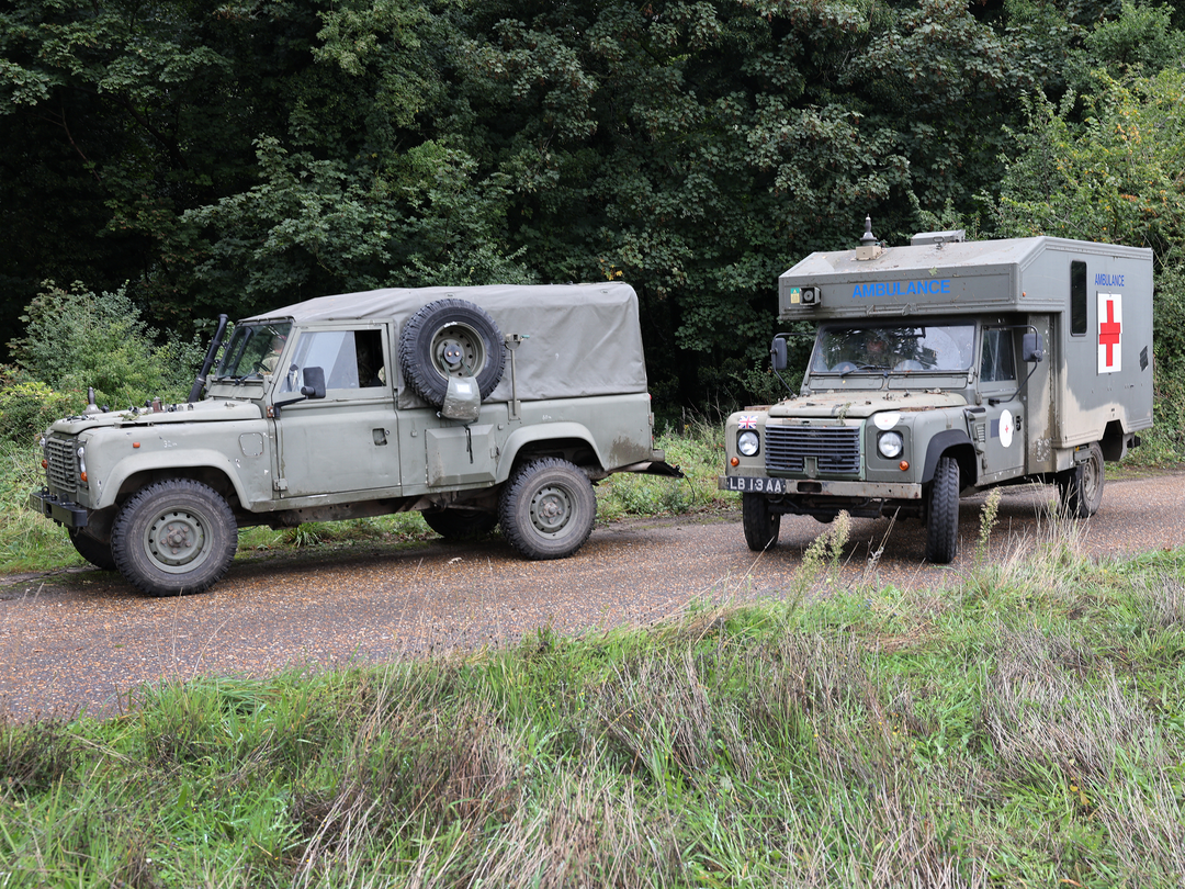 Army Land Rover Pulse and Battlefield Ambulance British Army Vehicle Photo Print Wall Art Military Decor UK Posters, Prints, & Visual Artwork Hampshire Prints 6 x 4 No Frame No
