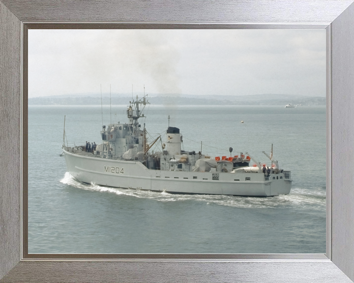 HMS Stubbington M1204 Ton Class Minesweeper Warship Photo Print - Posters, Prints, & Visual Artwork - by Hampshire Prints (image 7 of 9)