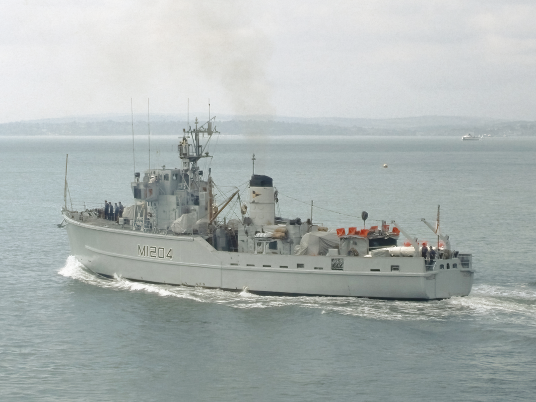 HMS Stubbington M1204 Ton Class Minesweeper Warship Photo Print - Posters, Prints, & Visual Artwork - by Hampshire Prints (image 1 of 9)