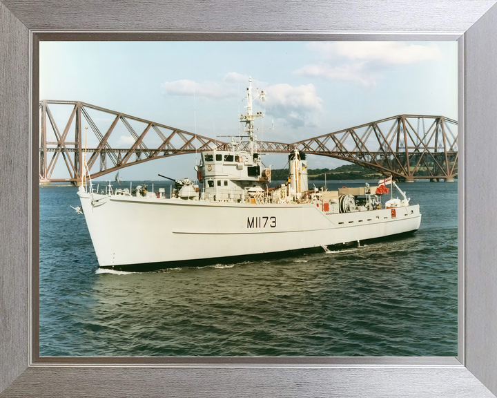 HMS Pollington M1173 Ton Class Minesweeper Firth of Forth Photo Print - Posters, Prints, & Visual Artwork - by Hampshire Prints (image 7 of 9)
