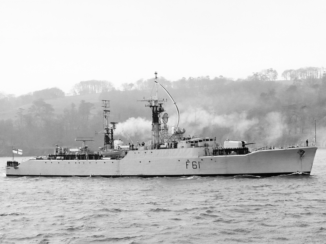 HMS Llandaff F61 Salisbury Class Frigate Paying off Photo Print - Posters, Prints, & Visual Artwork - by Hampshire Prints (image 1 of 9)